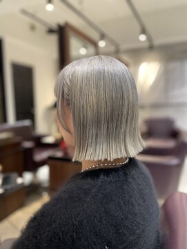アイフィール アヴェダ 瑞江店(i feel AVEDA) 【佐々木】ハイトーンカラー+ホワイトシルバー