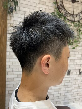 くらのの写真/メンズビジネスパーソンの白髪ぼかしやツーブロックに！洗練された清潔感をご提案♪