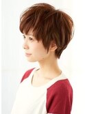 【MONA】ざっくりとした束感が好印象のショートヘアスタイル