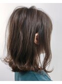 大人可愛い外ハネ透明感グレーアッシュ
