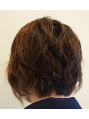 毛先散らすゆるやかショート【Hair Make S-CORE】　053-445-2100