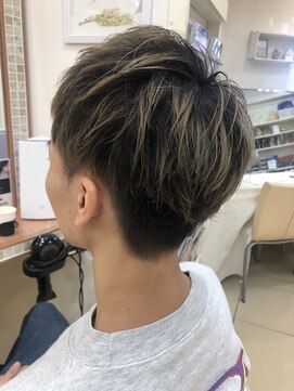 ザナドゥ 巣鴨店(Xanadu) 刈上げショート×デザインカラー