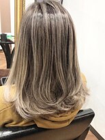 リーブル(Libre)&nbsp;外国人風コントラストバレイヤージュカラー