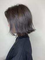 モルニ(MORNI)&nbsp;アッシュグレー_マロンベージュ Aラインボブ かきあげ