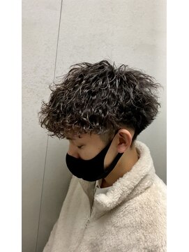 エルオム(EL.HOMME) 波巻きハードパーマ／刈り上げマッシュ