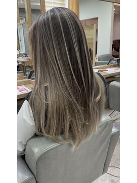 ジゼル(gisele) (小山)バレイヤージュ