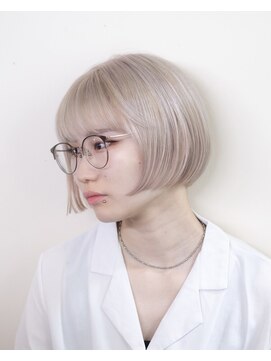 ルプラ ブリリアント(le-pla brilliant) ショートボブ/ブリーチ/ダブルカラー/ホワイトベージュ/豊橋豊川