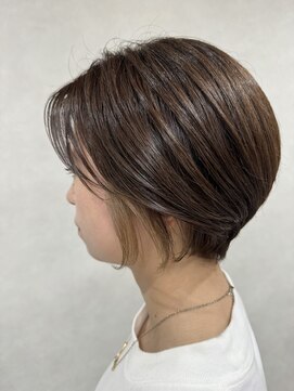 A BY WHO江坂/ミルクティーイヤリングカラー/ショートボブ