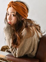 サンディーズ(Sandees)&nbsp;ブラウンベージュレイヤーカットスカーフアレンジ大人かわいい