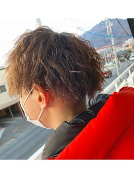 デネブ(Deneb) 10代20代/無造作/スパイラルパーマ/ショート/ツーブロ