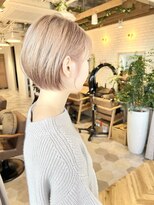 カルテット(Quartett)&nbsp;【Quartett】ハイトーンベージュ小顔ヘア大人可愛い丸みショート