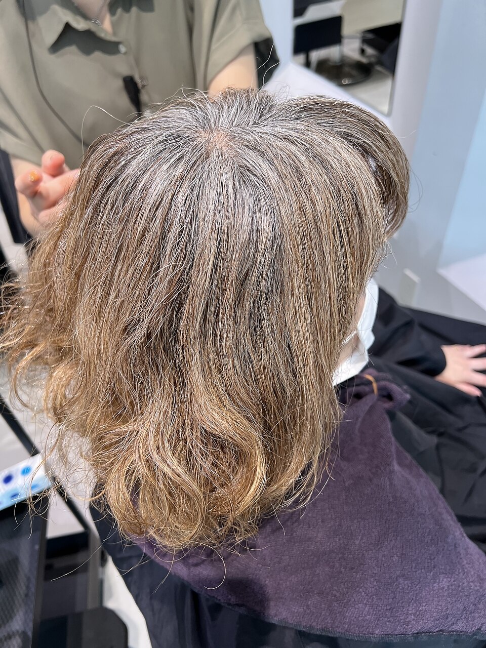ミルクティーベージュ ハイライトで白髪活かし 40代50代60代