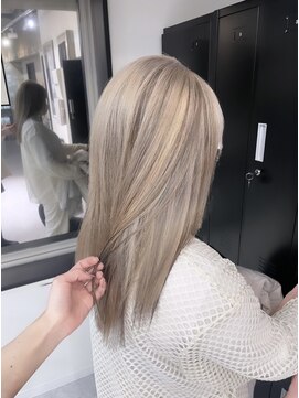 ペレ 渋谷(PELE) h_ デザインカラー/レイヤーカット/ウェットヘア/ベージュ