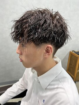 リット×ベリエ(Lit.×belier) 鹿児島ツイストスパイラルパーマセンターパート波巻きパーマ30代