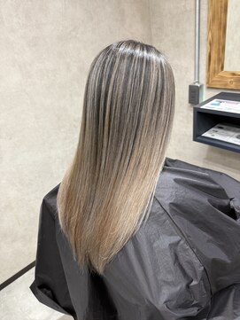 サニー 渋谷(SUNNY) バレイヤージュ、ハイライト、レイヤーロング、グレーベージュ