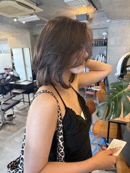 ナループロアボタン(Nalu pu loa BOTAN)の写真/簡単なスタイリングだけでオシャレに!素材を活かしつつ自然体の魅力を引き出す〈BOTAN〉のレイヤーカット