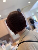 エム バイ ブローチェ(em by BROCHE)&nbsp;切りっぱなし×暖色レッドカラー