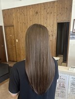 ウーラバイウェルズ 大和八木(U-ra by wells)&nbsp;毛先まで揃った艶ブラウンロング