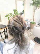 ルアナ(luana)&nbsp;アディクシーカラー　ダブルカラー　簡単アレンジ