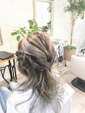 ルアナ(luana) アディクシーカラー　ダブルカラー　簡単アレンジ