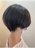前髪長めな大人ショート