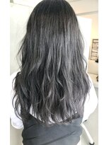 グラット(grAt)&nbsp;☆ダークグレーで暗くても透明感のあるカラー☆