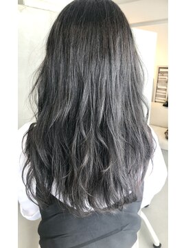 グラット(grAt) ☆ダークグレーで暗くても透明感のあるカラー☆