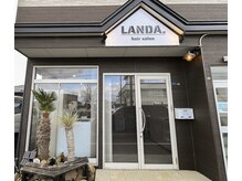 ランダ(LANDA.)の雰囲気（店前の植物が目印です。）