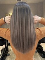 ロンド レア 天神大名店(Lond Le’a) ダブルカラーミルクティーベージュカラーブルーブラックブリーチ