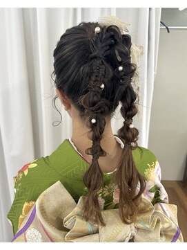 オウン(AUN) 振り袖ヘアアレンジ