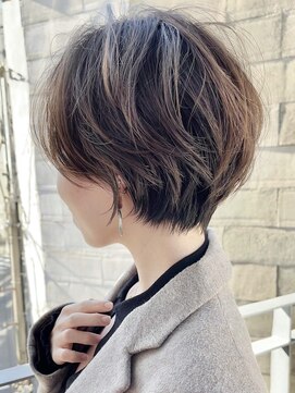 アイドットプラスサッポロ 札幌(i.+SAPPORO) 大人かわいいワンカール シアーカラーショート 似合わせカット