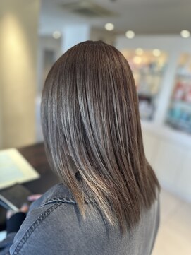 レナークアリア(LENAHC ARIA) じっくり仕込んだハイトーンイノアカラー