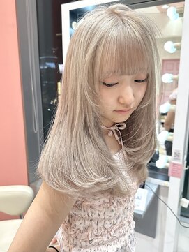 リー 梅田(Lee) Ryosuke/ブリーチ二回/ミルクティー/ホワイトベージュ