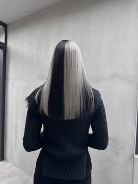 ヴァーディ オモテサンドウ(Vardy omotesando) 白×黒デザインカラー♪