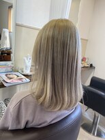 コアフィールフィス(COIFFURE fils) 新規お得クーポンあり【見附 今町】ハイトーンヘア