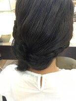 キャパ 秦野(CAPA) 三つ編みも一緒にくるりんぱ