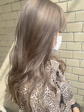 バズ(BUZZ) グレージュ/ブリーチ/ロング/