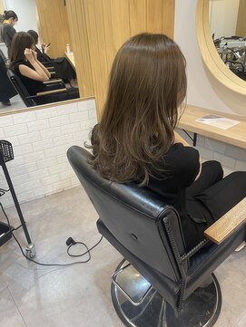 ニール(Neale.) カーキブラウン