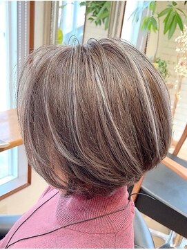 ココモ(cocomo) 白髪ぼかしハイライトデザイン♪