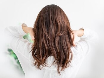 ハナハナ 西明石店(hana hana)の写真/お客様の大切な頭皮と髪を考え、ダメージレスで髪に優しい薬剤を使用。頭皮の刺激が気になる方にも◎