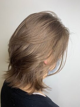 ファムバイアヴァンス(Femme by AVANCE.) ベージュ×レイヤー