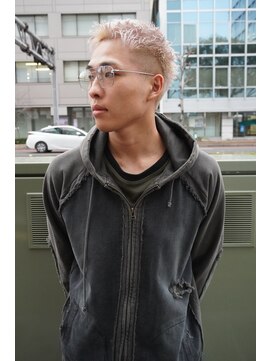 ココモ(KOKOMO) 【三野隼澄】スパイキーショート×ホワイトカラー