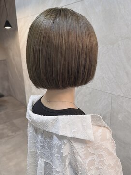 ドゥマン(Demain) 然な明るさと艶感を｜髪質改善×透明感ベージュの大人ボブ