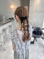 カケル(×.)&nbsp;ふわっとツインアレンジ/お呼ばれヘア
