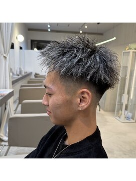 フェードカット/ホワイトメッシュ/ツイスト