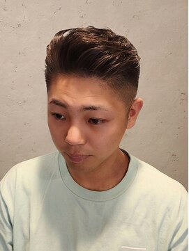 ワンワンオー バーバーショップ 長浜店(@110 BARBER SHOP) フェード・ポンパドール