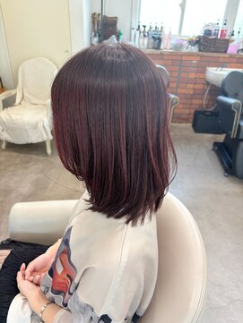 ルネラトーキョー(RUNERA TOKYO) レイヤーカット ワインレッド セミロング