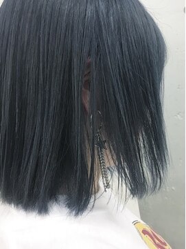 ブルーフェーセス 表参道(blue faces) 『blue faces』ネイビーブルー×切りっぱなしボブ