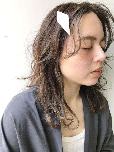 スモーキーアッシュxバレットスタジオのヘアアクセ