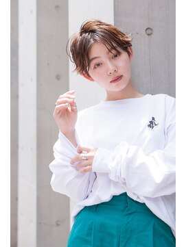 エイミー(Aimee) Aimee センターパートショート×ジンジャーグレージュ